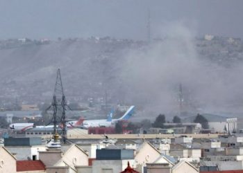 Pamje nga aeroporti i Kabulit, skena lufte pas shpërthimit .