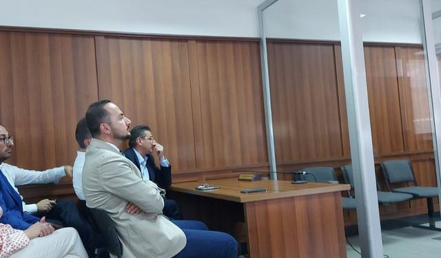 Salianji para gjykatës, ja kush e shoqëronte brenda sallës së gjyqit!